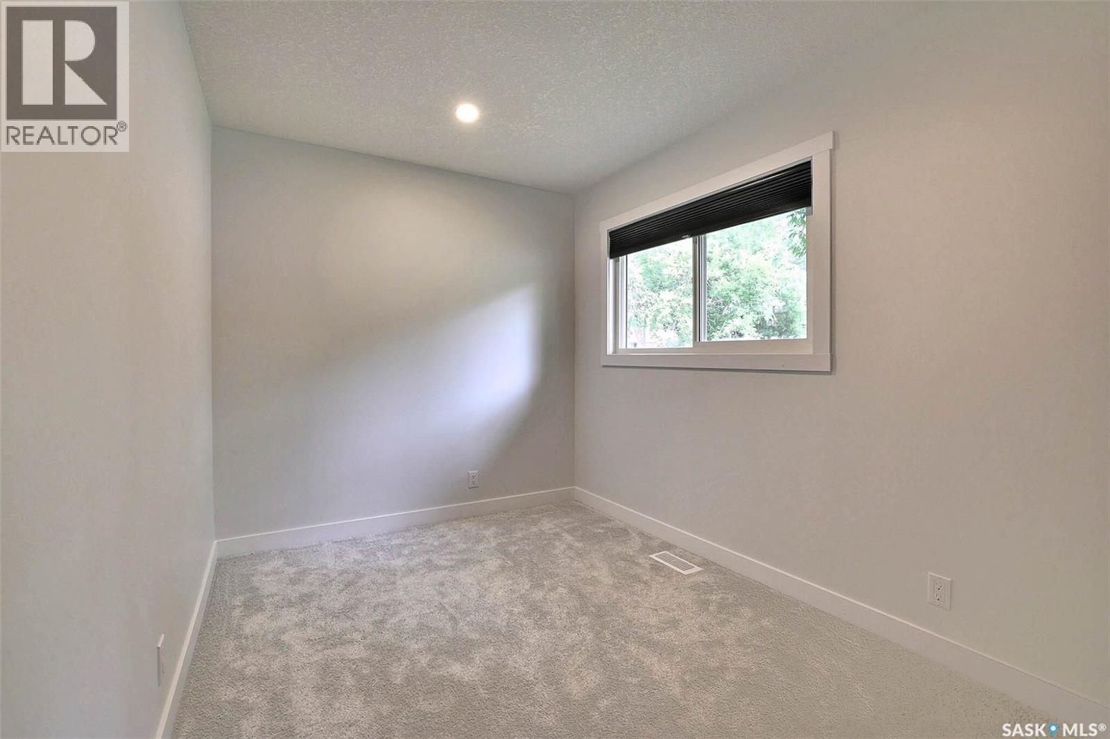 34 Elmwood Place, Regina, Saskatchewan  S4S 5M3 - Photo 24 - SK045871