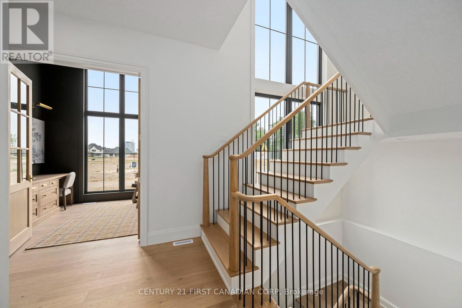 876 White Pine Street, London North, Ontario  N6G 3X9 - Photo 5 - X13688380