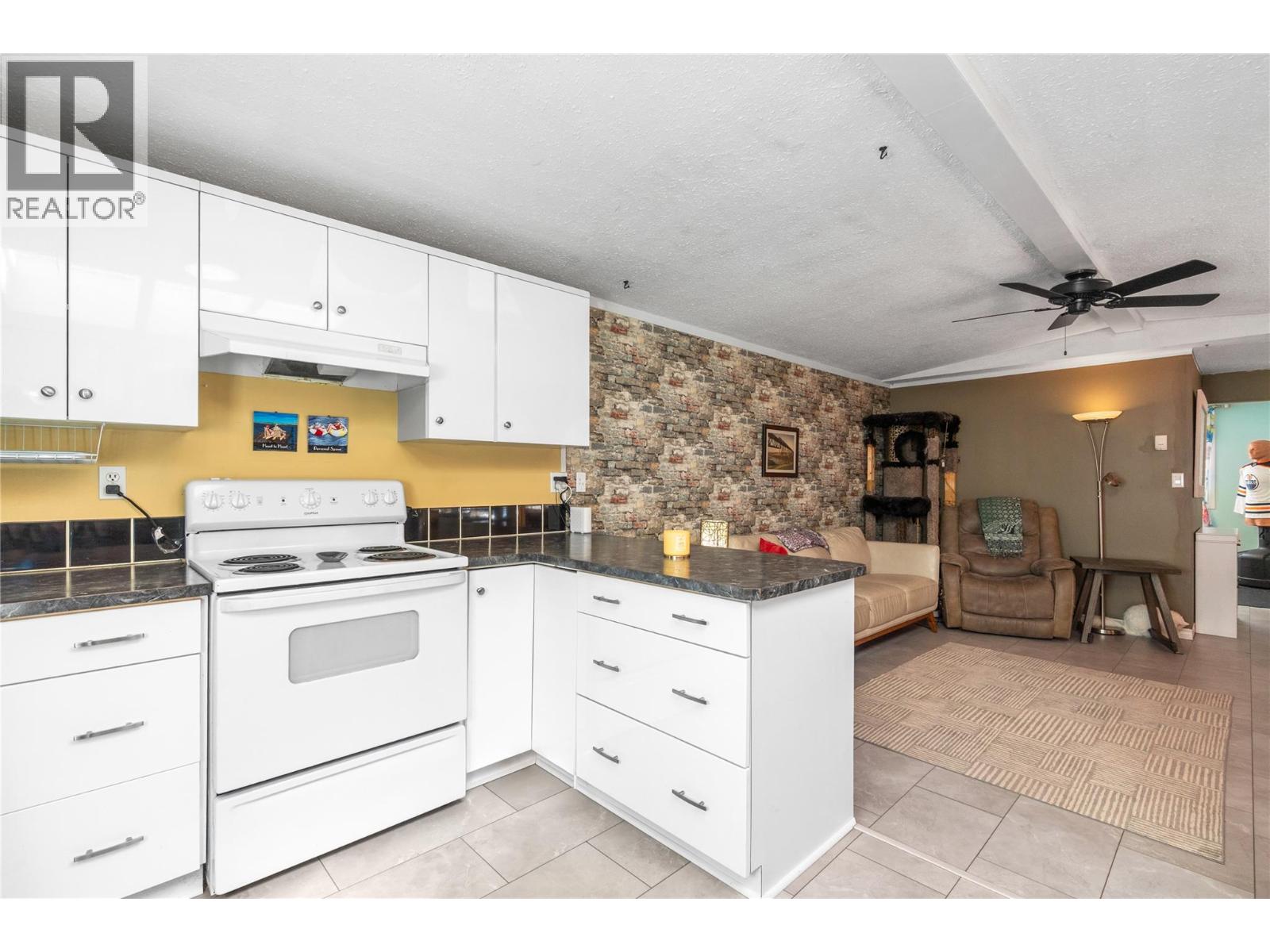 3063 Hornsberger Road Unit# 15, Salmon Arm, British Columbia  V1E 4M1 - Photo 13 - 10391720
