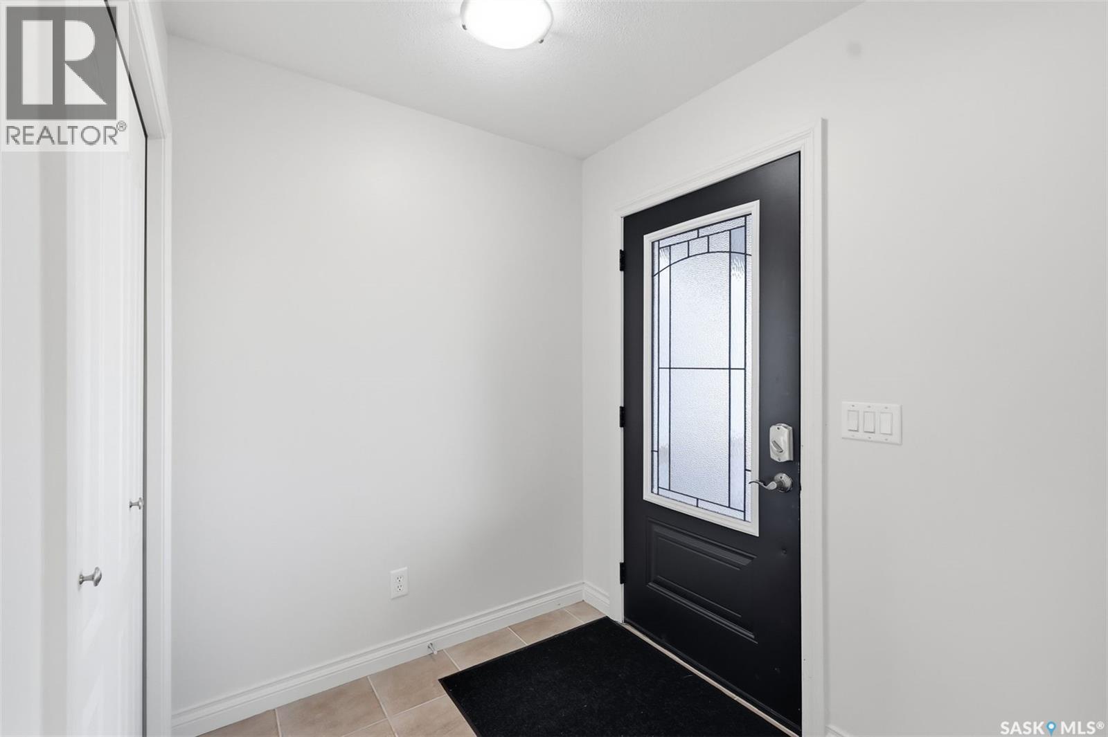 738 Lamarsh Lane, Saskatoon, Saskatchewan  S7W 1B6 - Photo 8 - SK045777