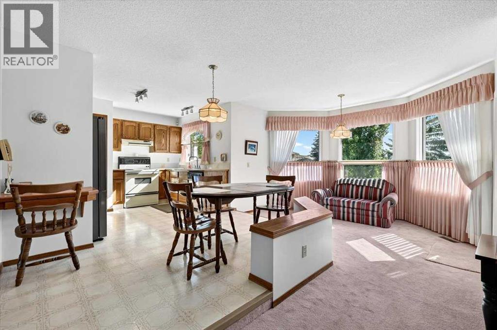 105 Christie Knoll Heights Sw, Calgary, Alberta  T3H 2V2 - Photo 10 - A2332824