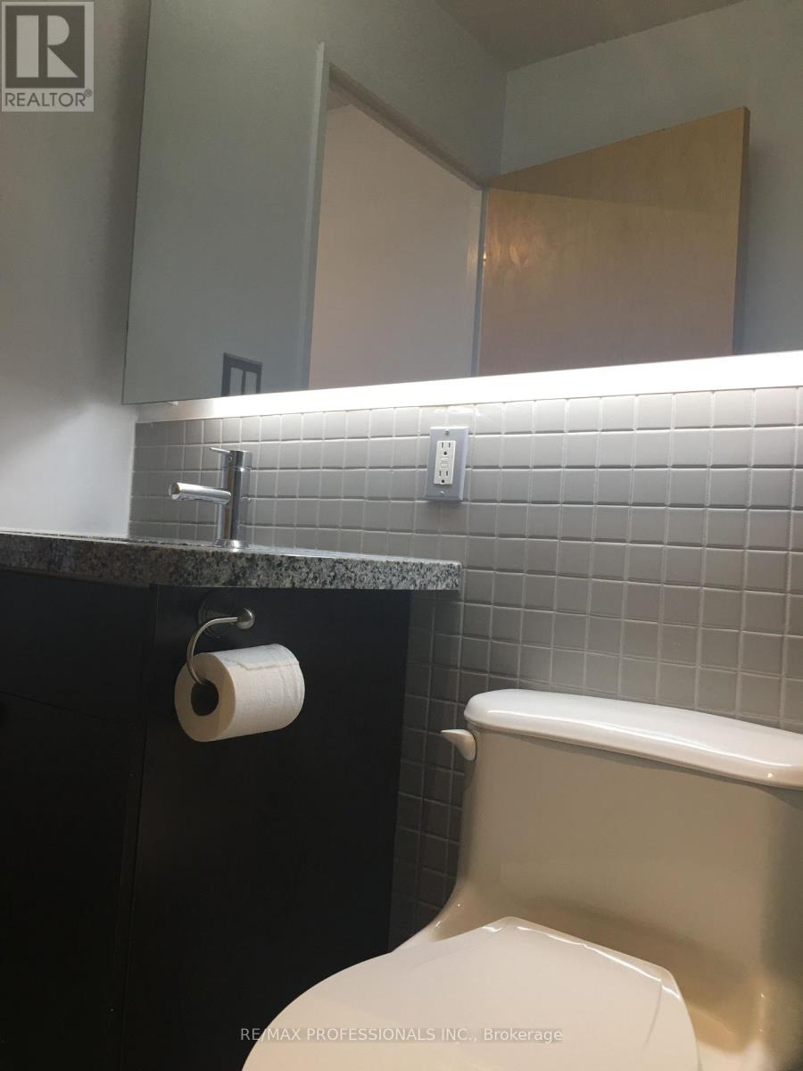 523 - 1 Shaw Street W, Toronto, Ontario  M6K 0A1 - Photo 15 - C13688312
