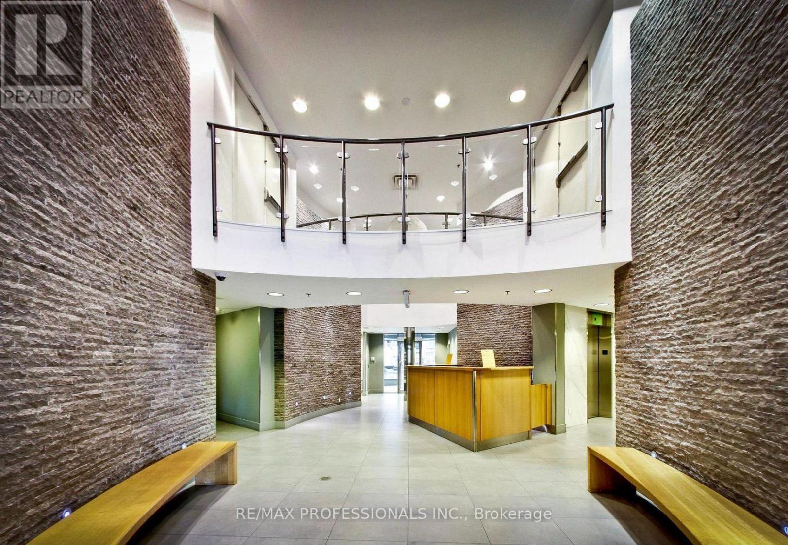 523 - 1 Shaw Street W, Toronto, Ontario  M6K 0A1 - Photo 2 - C13688312