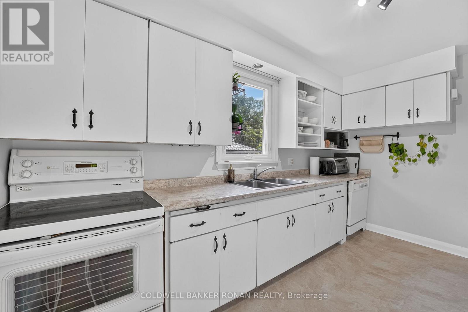9 Vine Street, Barrie, Ontario L4N 2B1 - Photo 21 - S13688310