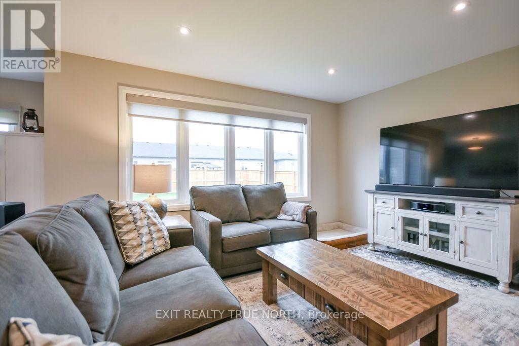 51 Harold Avenue, Severn (Coldwater), Ontario  L0K 1E0 - Photo 5 - S13688346