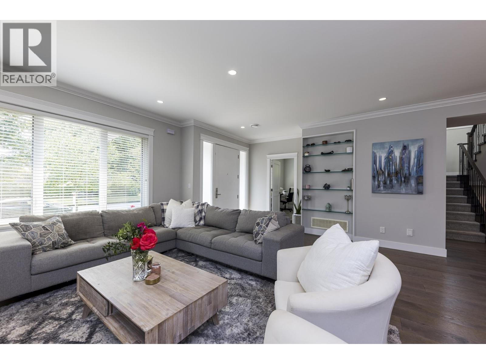 842 W 20th Street, North Vancouver, British Columbia  V7P 2B4 - Photo 3 - R3156247