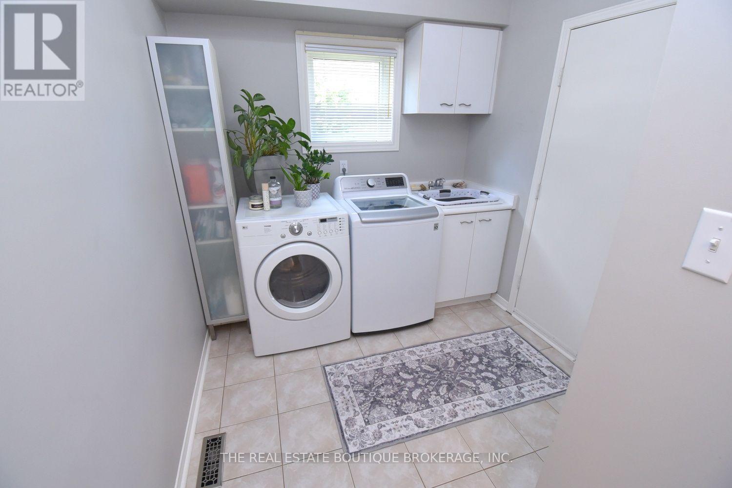 470 Amanda Crescent, Burlington, Ontario  L7L 6H5 - Photo 16 - W13688292