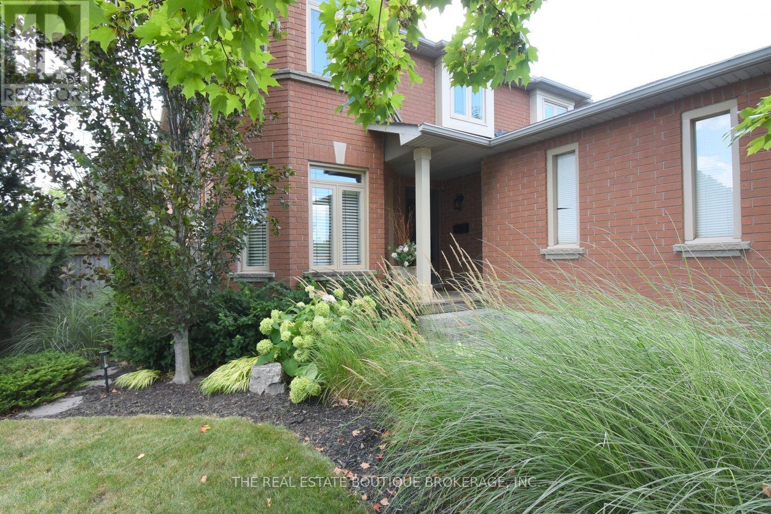 470 Amanda Crescent, Burlington, Ontario  L7L 6H5 - Photo 2 - W13688292