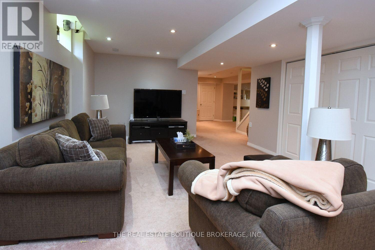 470 Amanda Crescent, Burlington, Ontario  L7L 6H5 - Photo 38 - W13688292