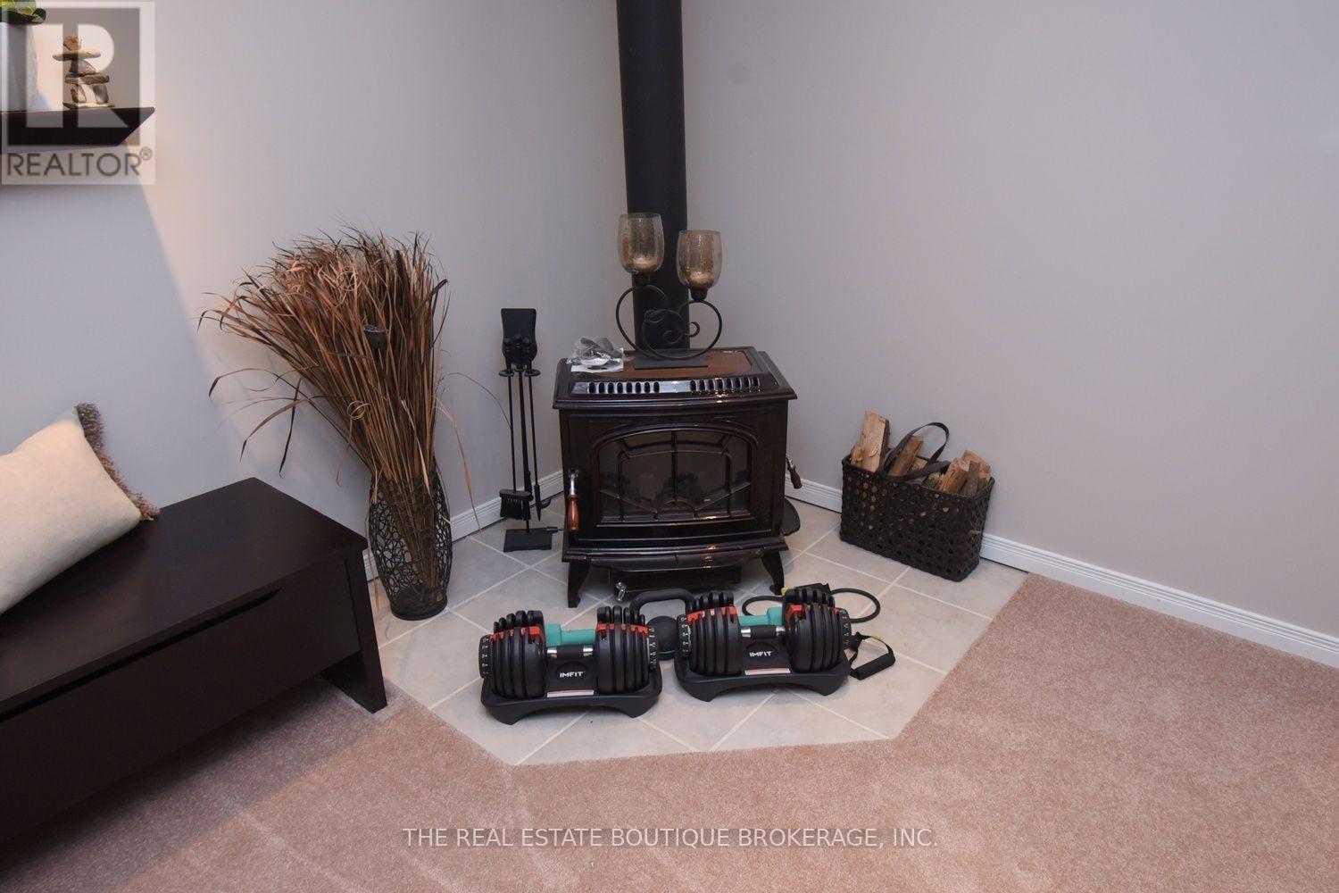 470 Amanda Crescent, Burlington, Ontario  L7L 6H5 - Photo 39 - W13688292