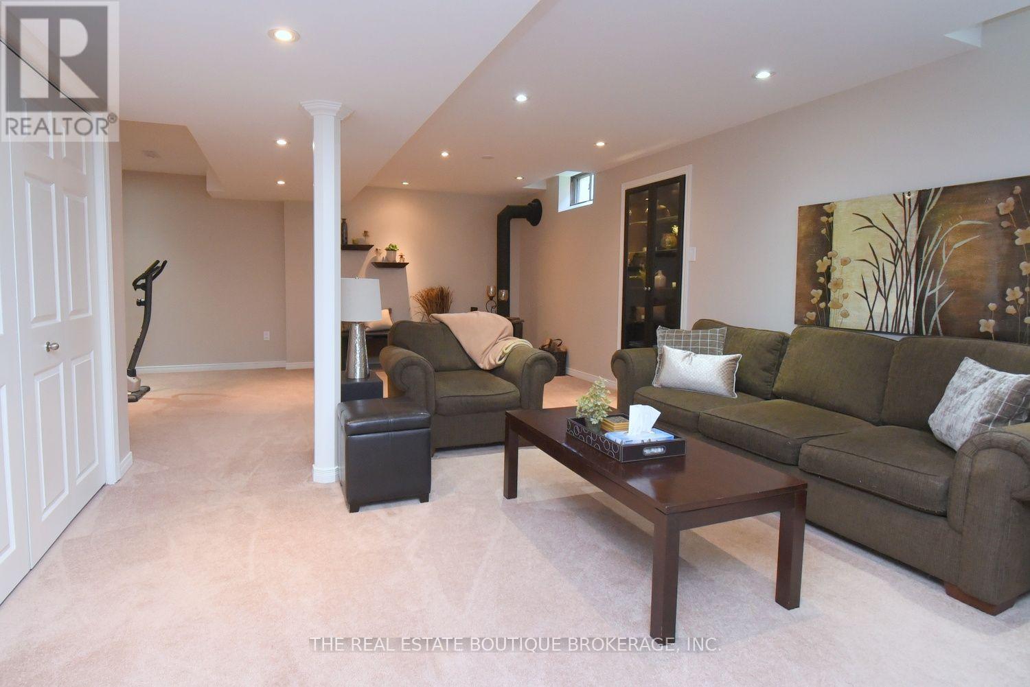 470 Amanda Crescent, Burlington, Ontario  L7L 6H5 - Photo 40 - W13688292
