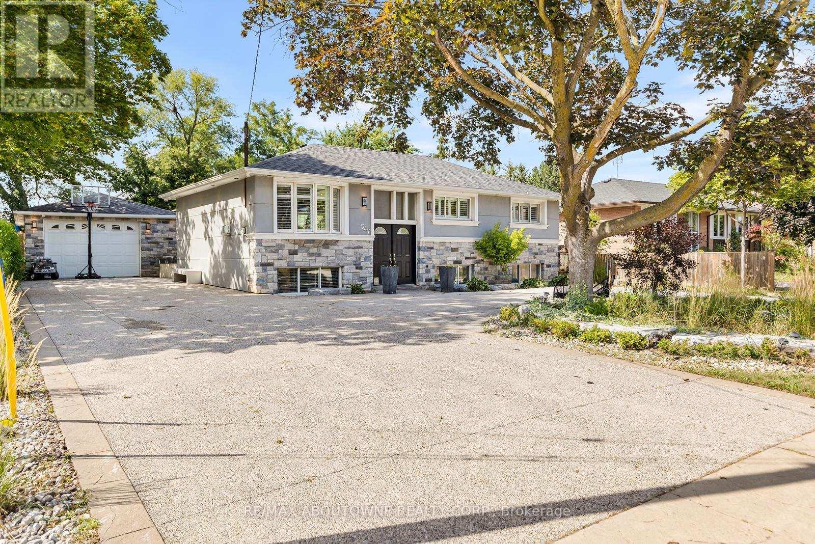 547 PINEGROVE ROAD, Oakville, Ontario