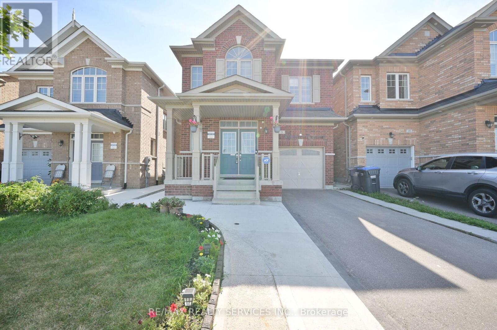 21 Exhibition Crescent, Brampton, Ontario  L7A 4B9 - Photo 1 - W13688300