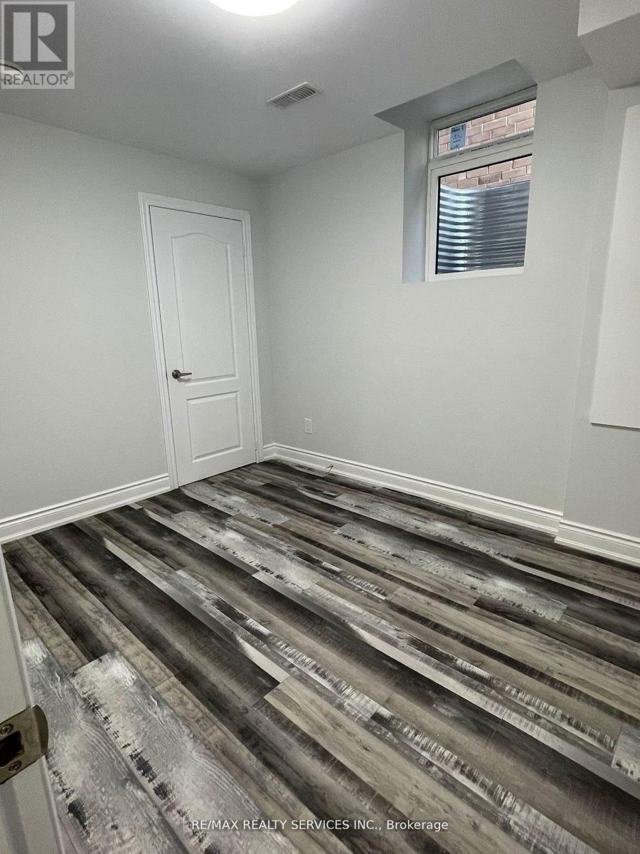 21 Exhibition Crescent, Brampton, Ontario  L7A 4B9 - Photo 9 - W13688300