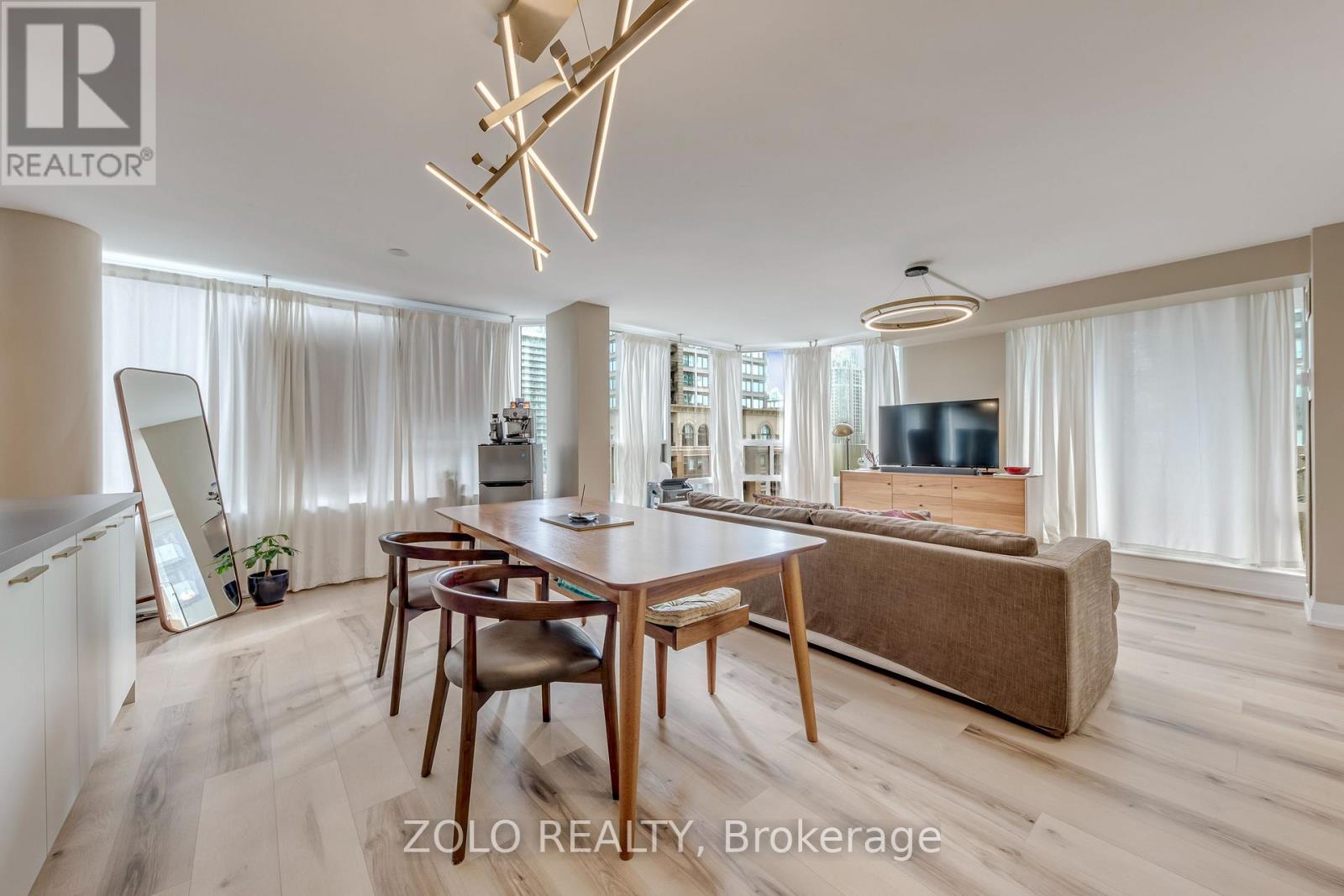 908 - 330 Rathburn Road W, Mississauga, Ontario  L5B 3Y1 - Photo 11 - W13688330