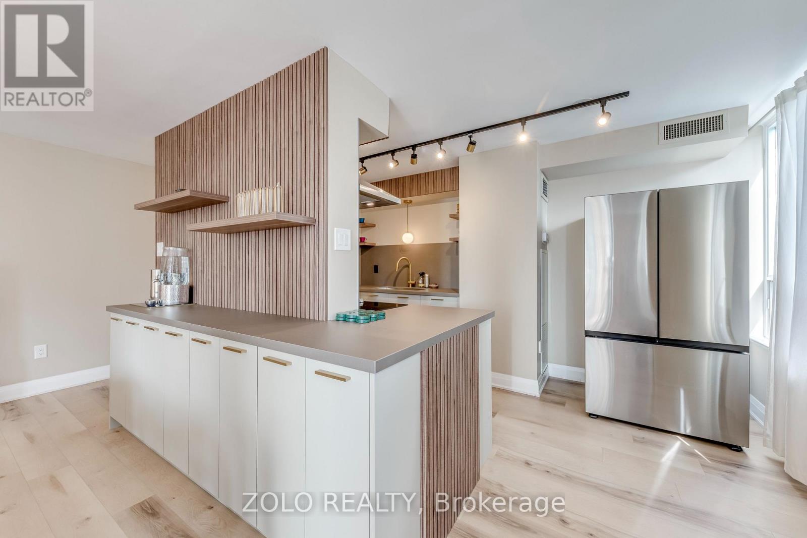 908 - 330 Rathburn Road W, Mississauga, Ontario  L5B 3Y1 - Photo 15 - W13688330
