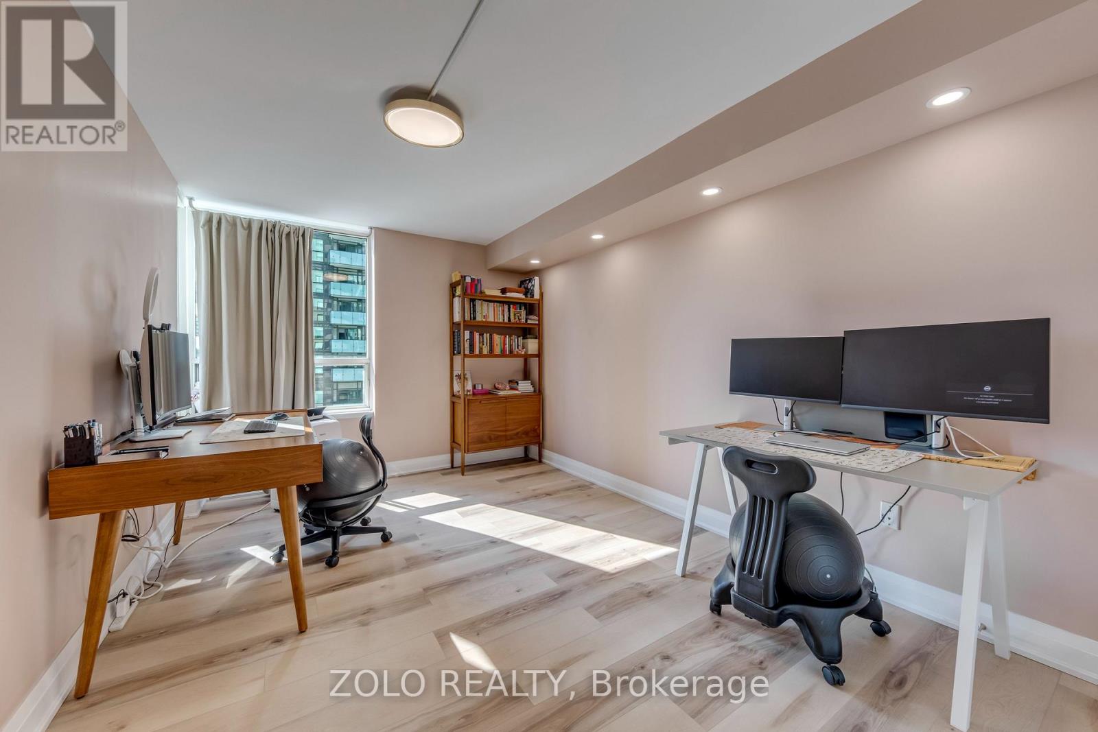 908 - 330 Rathburn Road W, Mississauga, Ontario  L5B 3Y1 - Photo 19 - W13688330