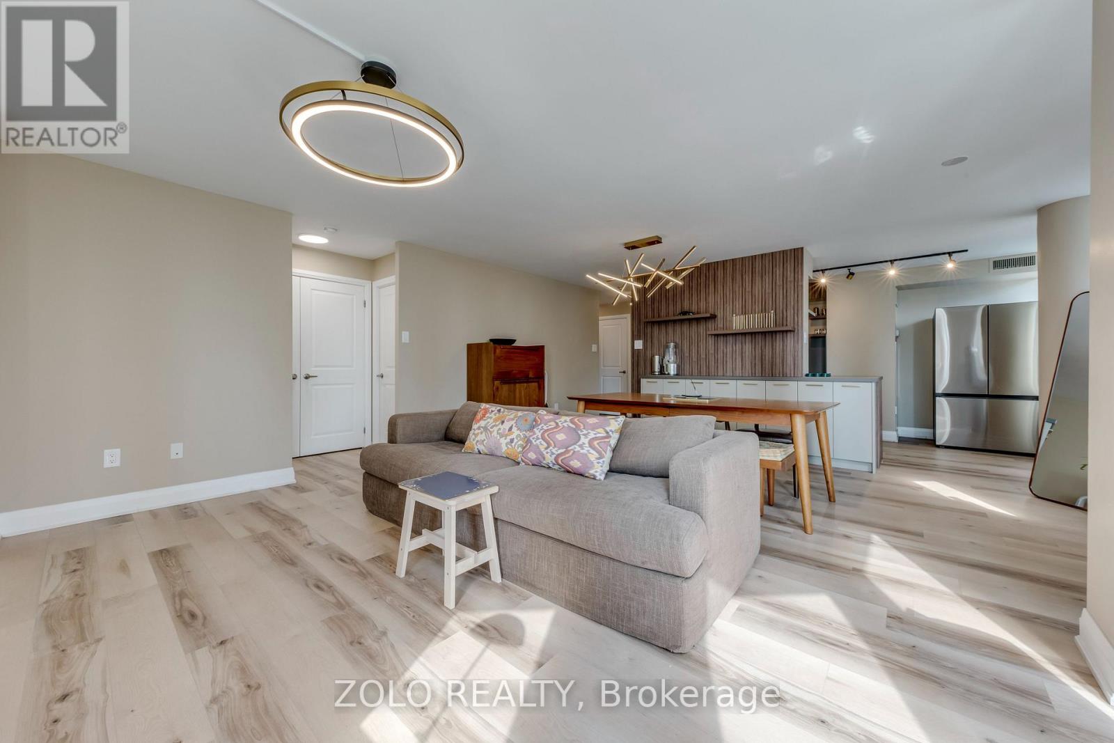 908 - 330 Rathburn Road W, Mississauga, Ontario  L5B 3Y1 - Photo 8 - W13688330