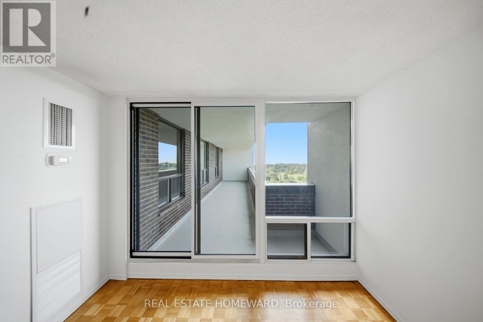 1505 - 1515 Lakeshore Road E, Mississauga, Ontario  L5E 3E3 - Photo 11 - W13688348