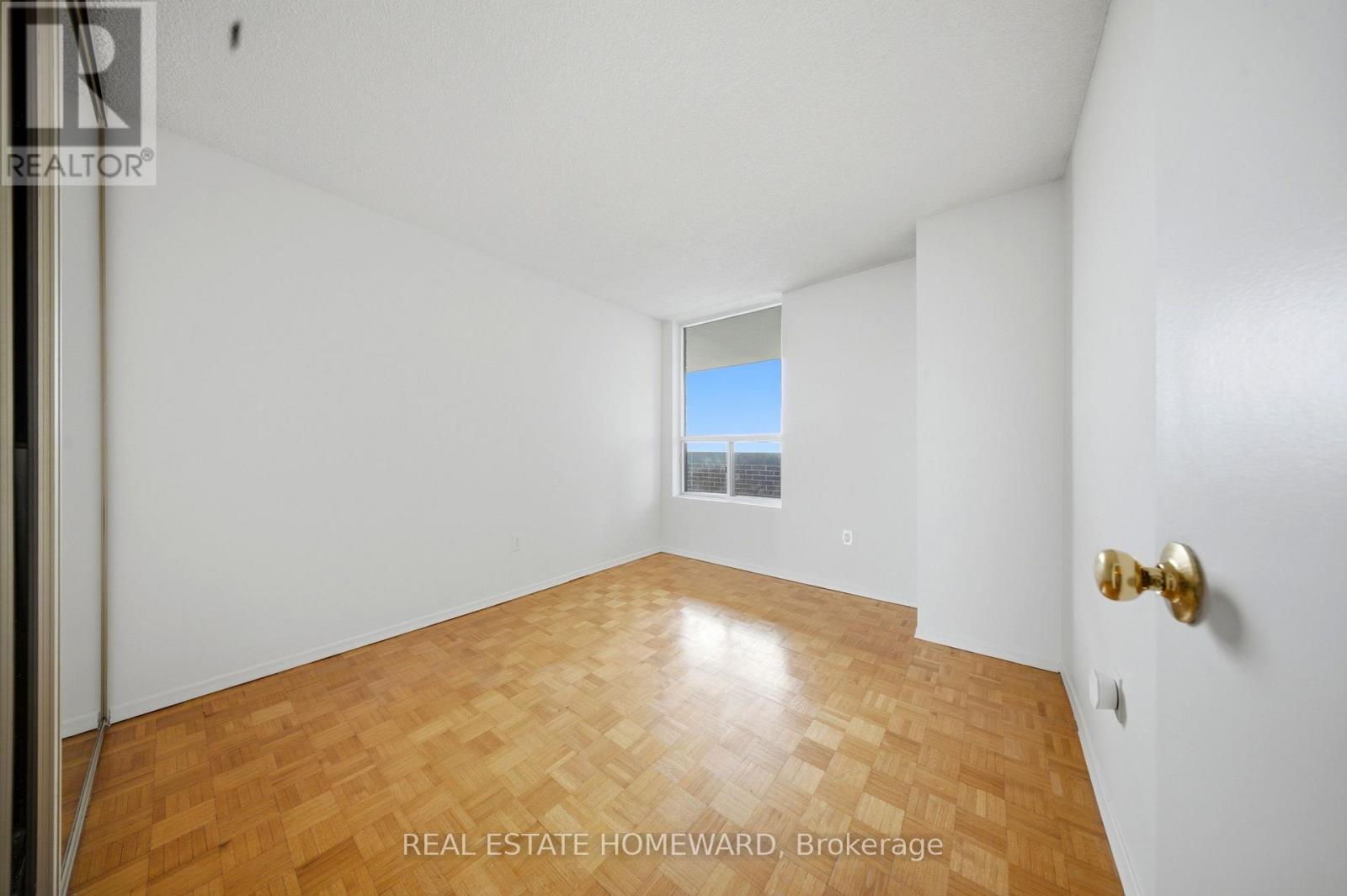 1505 - 1515 Lakeshore Road E, Mississauga, Ontario  L5E 3E3 - Photo 12 - W13688348