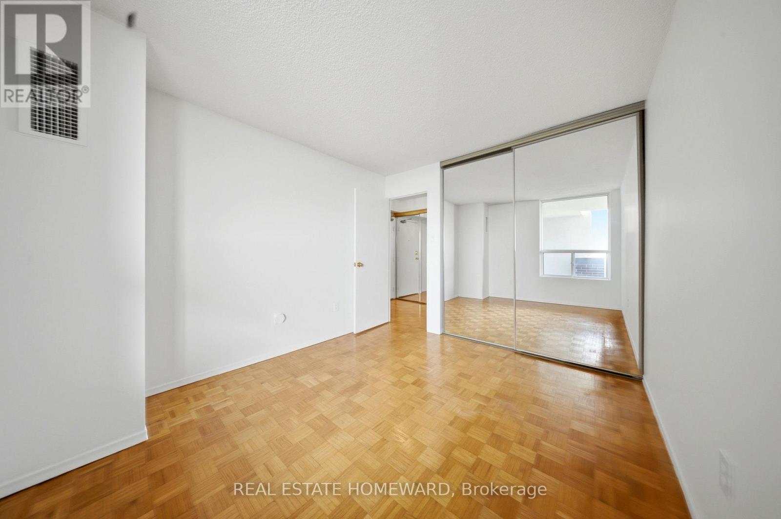 1505 - 1515 Lakeshore Road E, Mississauga, Ontario  L5E 3E3 - Photo 13 - W13688348