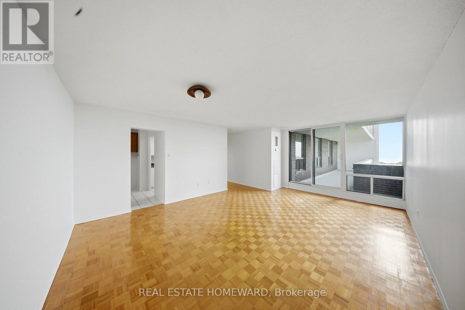 1505 - 1515 Lakeshore Road E, Mississauga, Ontario  L5E 3E3 - Photo 9 - W13688348