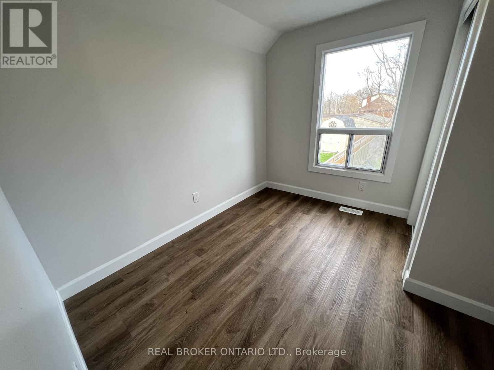 5 Rowanwood Street, Hamilton, Ontario  L8L 7H1 - Photo 17 - X13684666