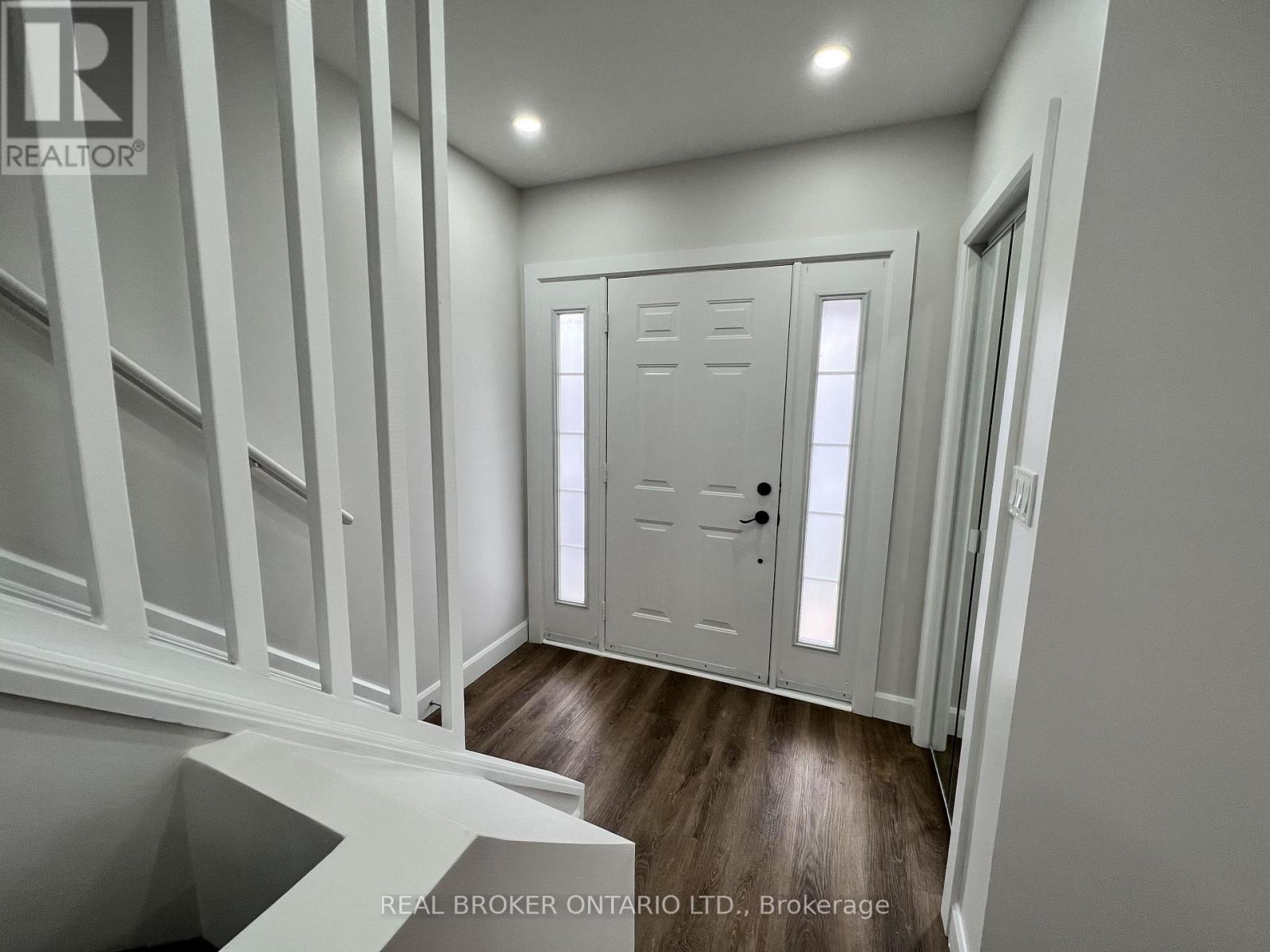 5 Rowanwood Street, Hamilton, Ontario  L8L 7H1 - Photo 2 - X13684666