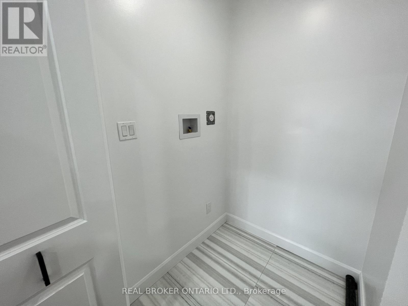 5 Rowanwood Street, Hamilton, Ontario  L8L 7H1 - Photo 7 - X13684666