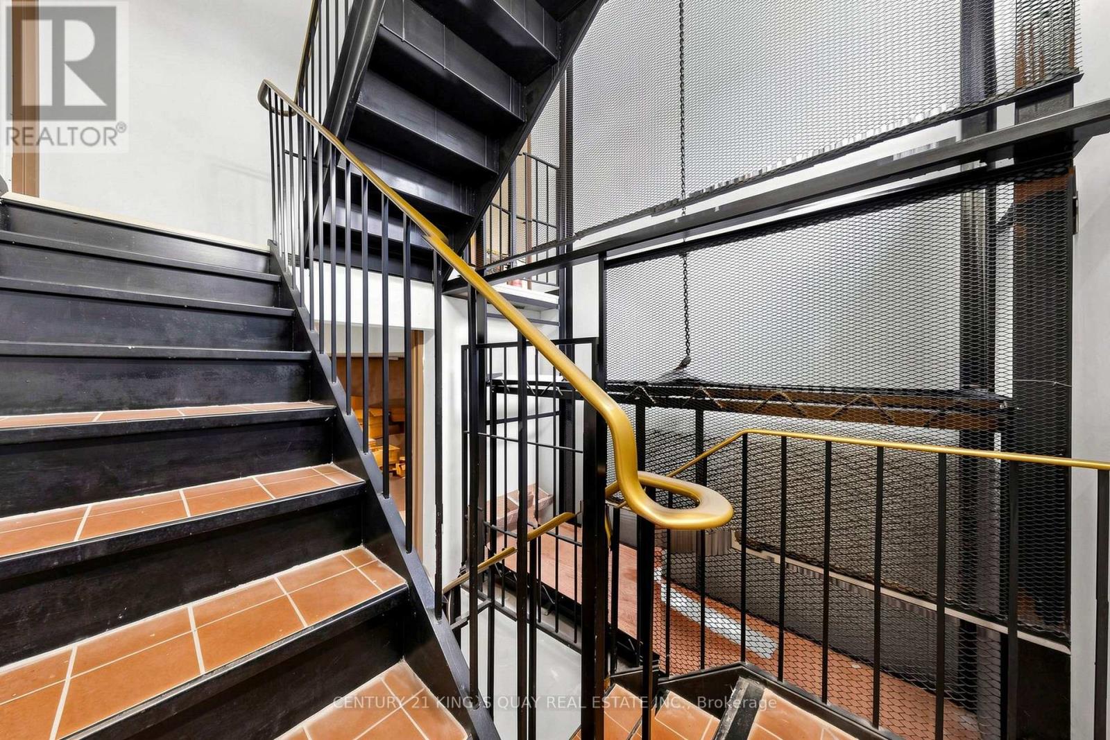 41 Coxwell Avenue, Toronto, Ontario M4L 3A9 - Photo 40 - E13687010