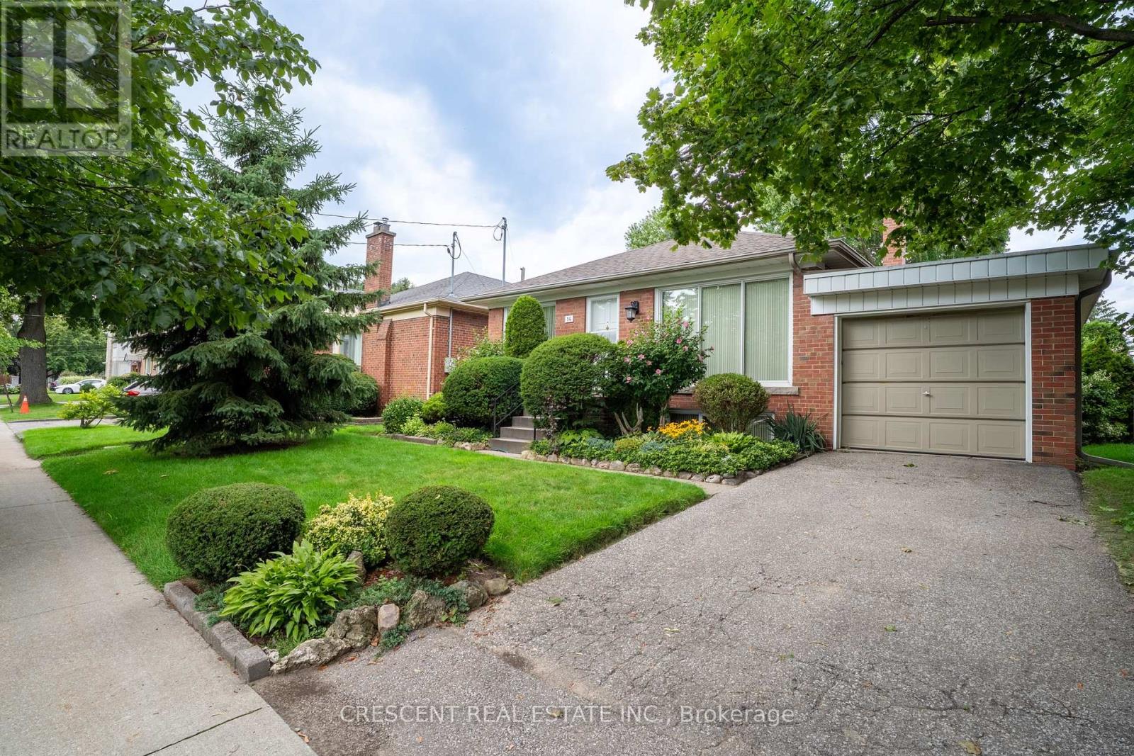 LOWER - 14 CLAYMORE DRIVE, Toronto, Ontario