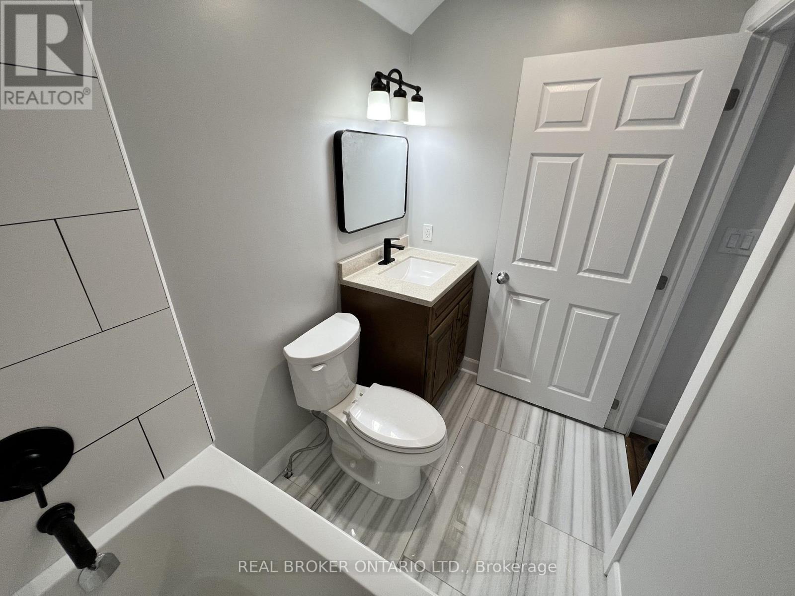 5 Rowanwood Street, Hamilton, Ontario  L8L 7H1 - Photo 14 - X13683984