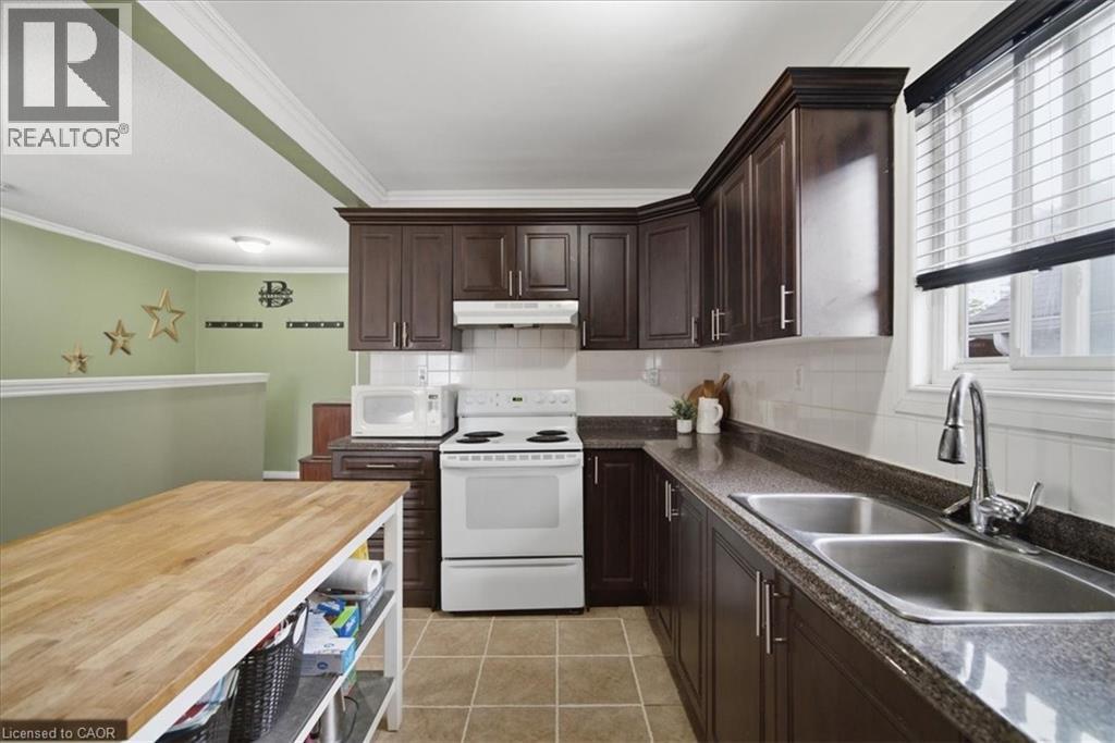 22 Delena Avenue N, Hamilton, Ontario  L8H 6B4 - Photo 4 - 40841828