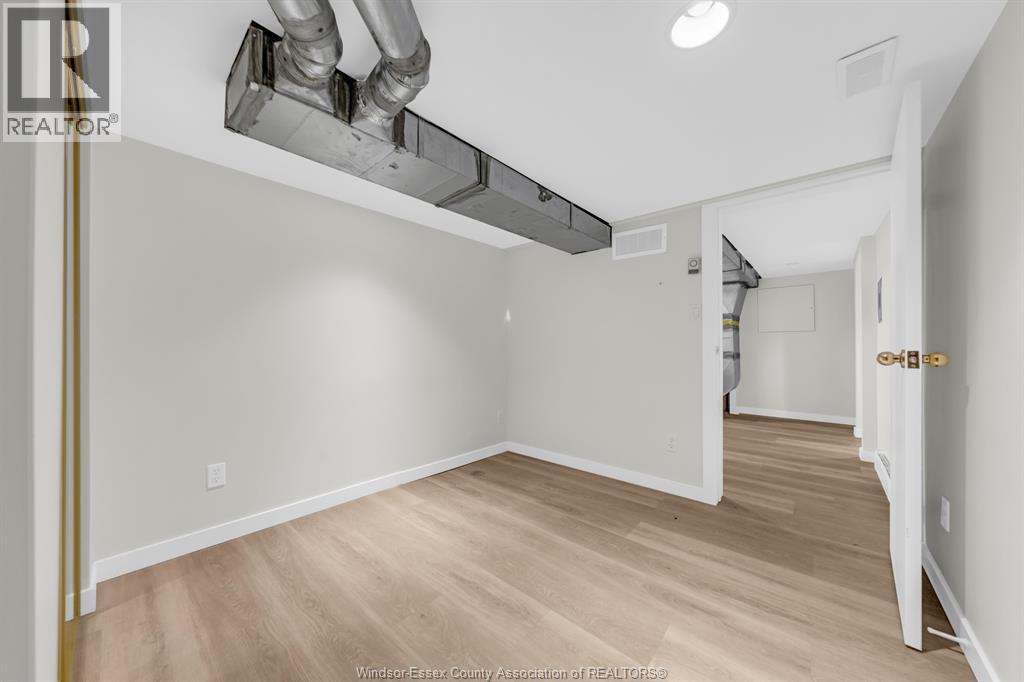 427 Cameron, Windsor, Ontario  N9B 1Y9 - Photo 43 - 26020143