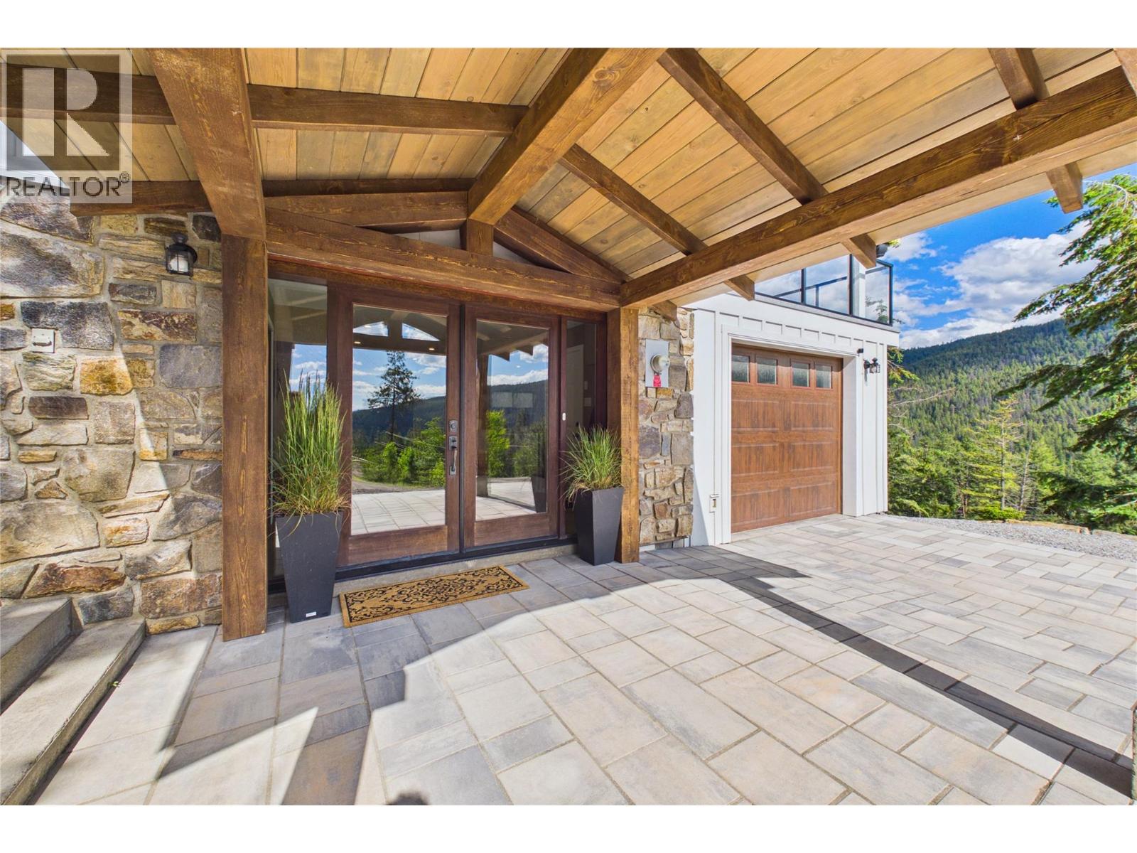 6210 33 Highway E, Kelowna, British Columbia  V1P 1H8 - Photo 2 - 10389893