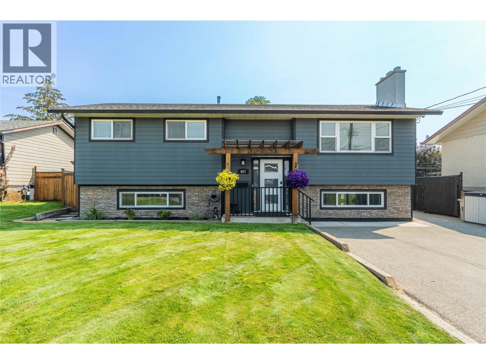 667 Cambridge Crescent, Kamloops, British Columbia