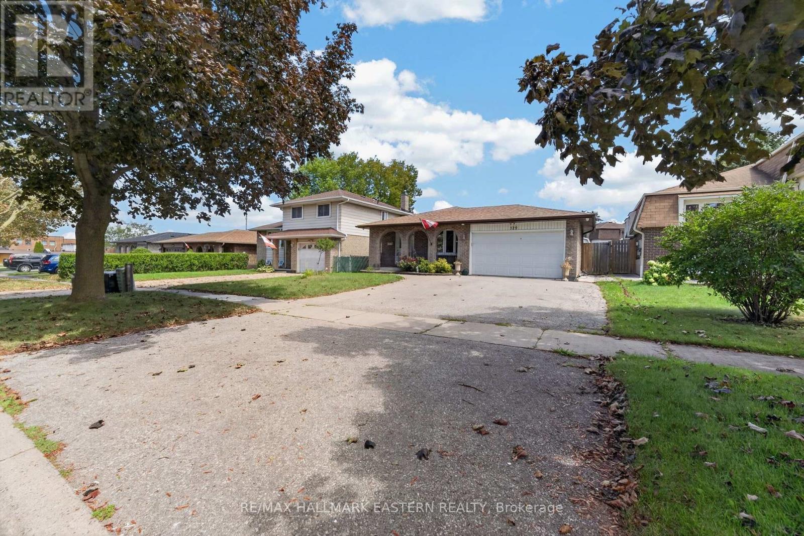 529 Seville Street, Oshawa, Ontario  L1J 6R5 - Photo 2 - E13688626