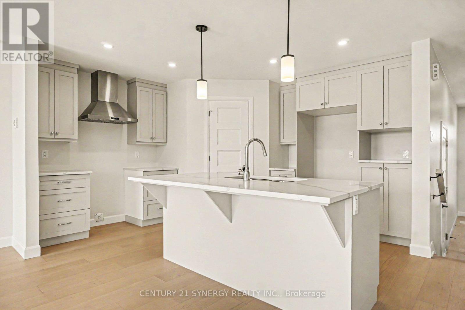 68 Helen Street, North Stormont, Ontario K0A 1R0 - Photo 4 - X12791252