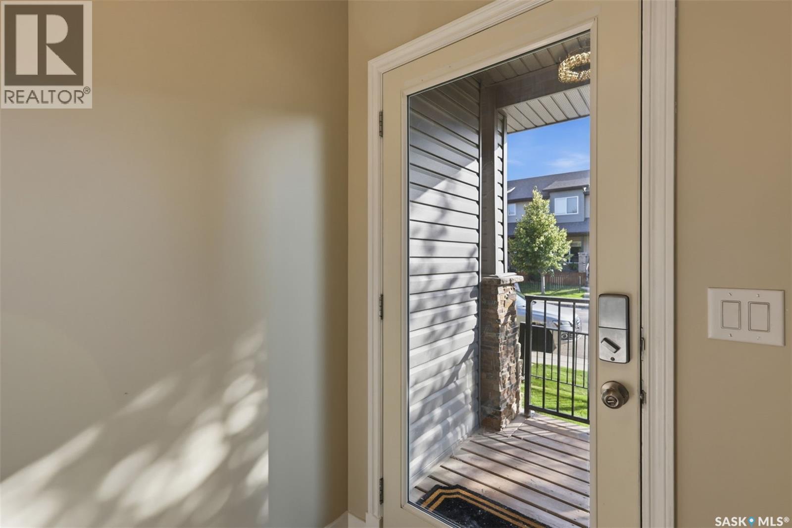 360 Willowgrove Lane, Saskatoon, Saskatchewan  S7W 0H7 - Photo 7 - SK045753