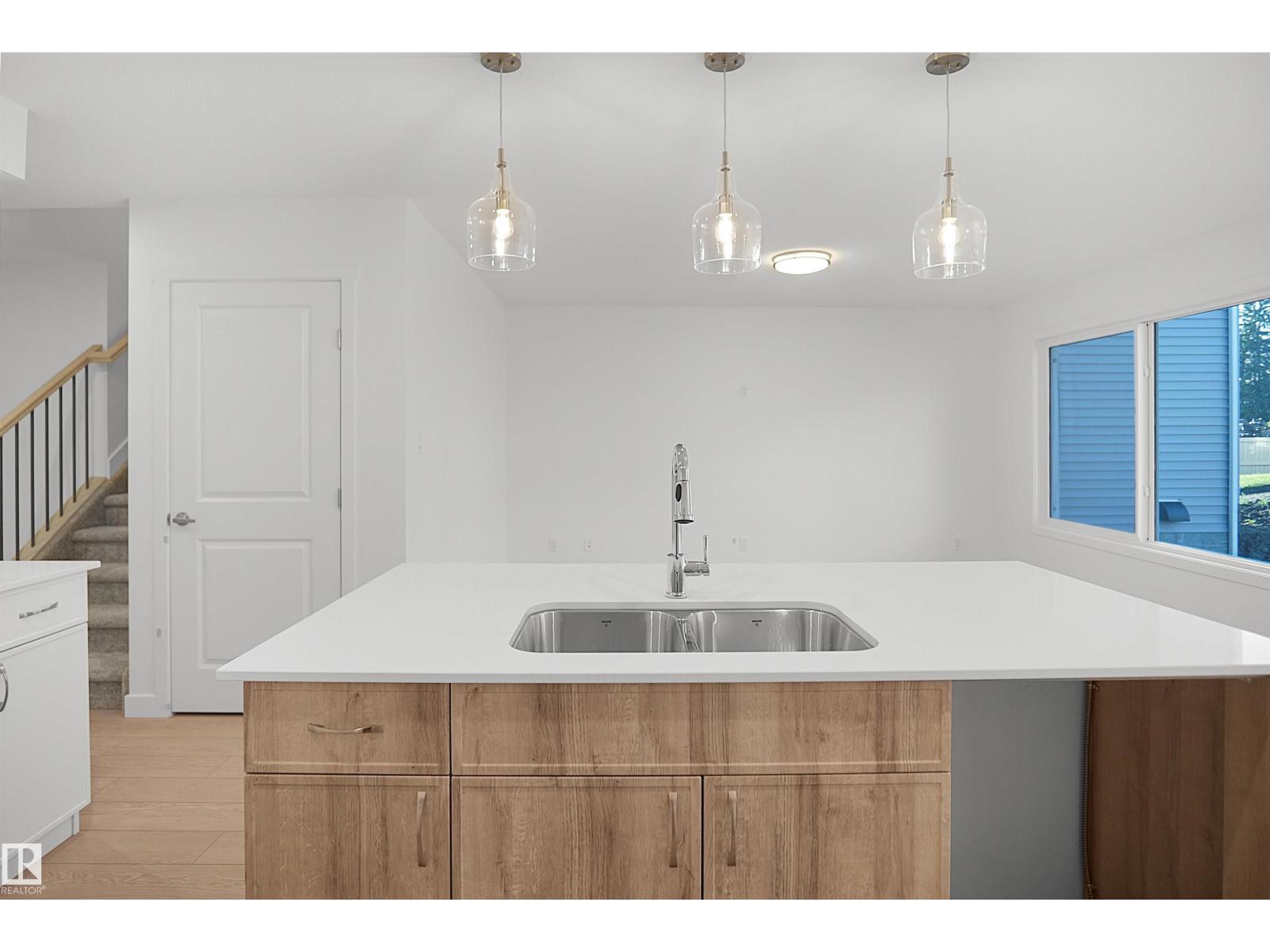 938 18 Av NW, Edmonton, Alberta  T6T 2V2 - Photo 10 - E4483419