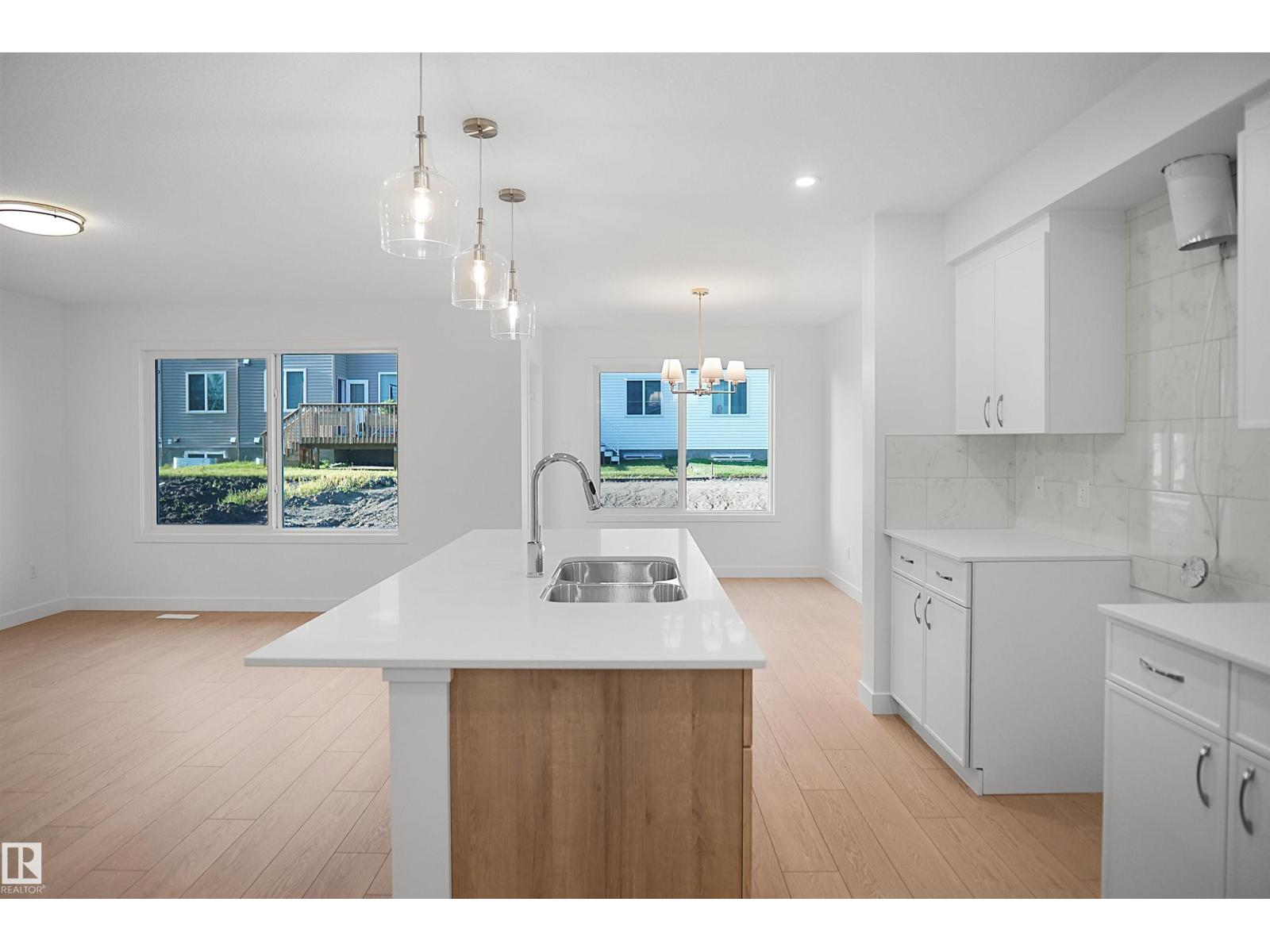 938 18 Av NW, Edmonton, Alberta  T6T 2V2 - Photo 9 - E4483419