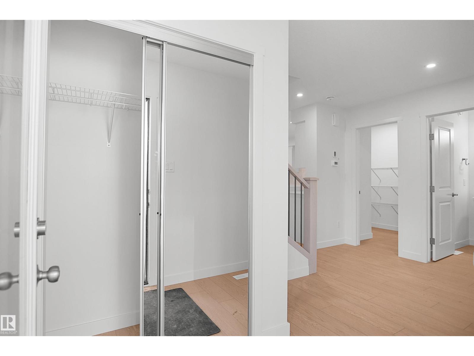 938 18 Av NW, Edmonton, Alberta  T6T 2V2 - Photo 3 - E4483419