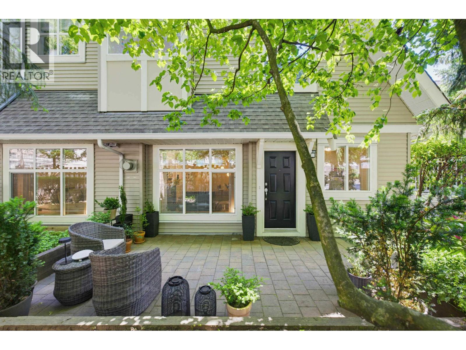 2 1071 Lynn Valley Road, North Vancouver, British Columbia  V7J 1Z6 - Photo 2 - R3154989