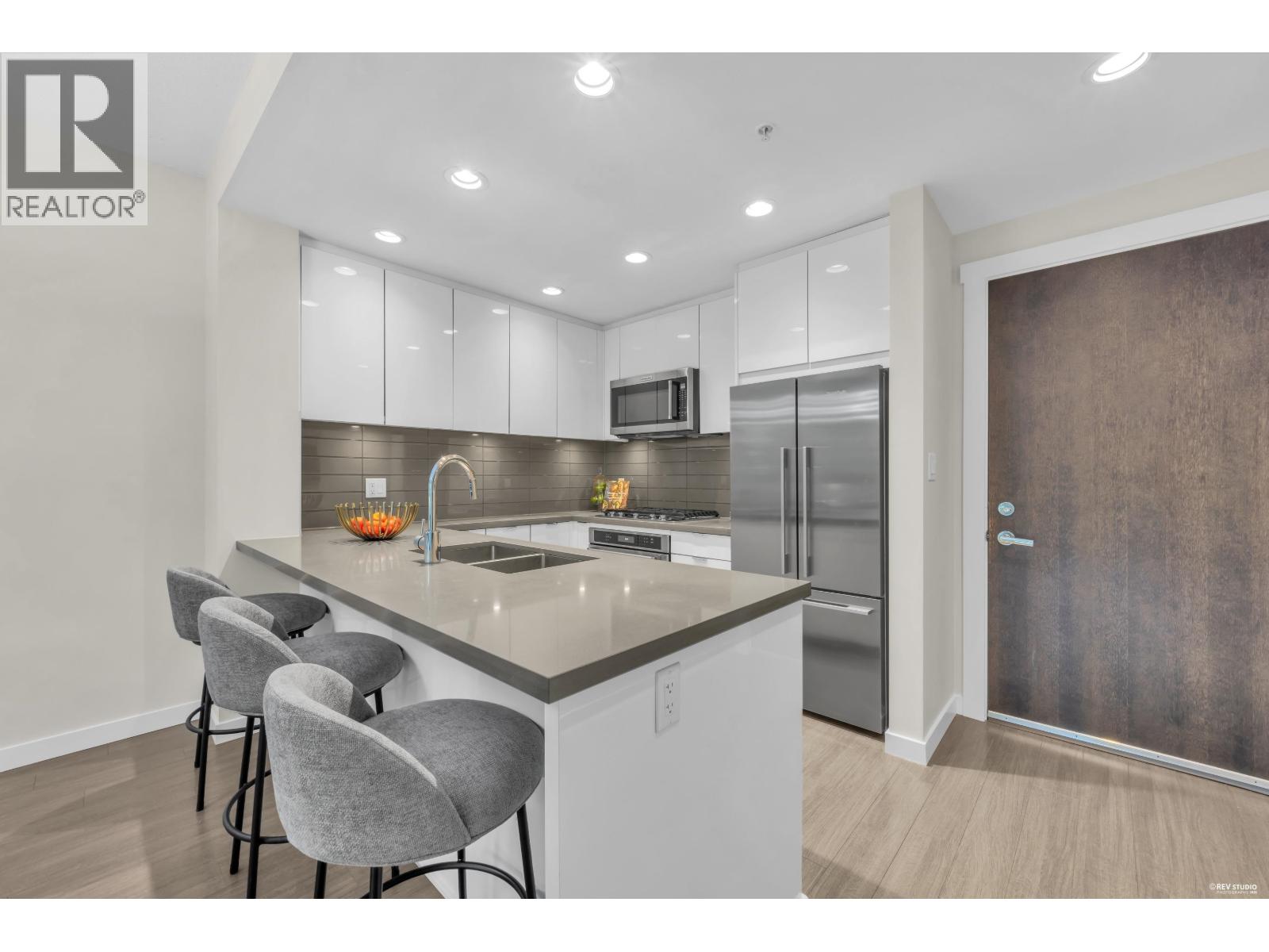 315 255 W 1ST STREET, North Vancouver, British Columbia