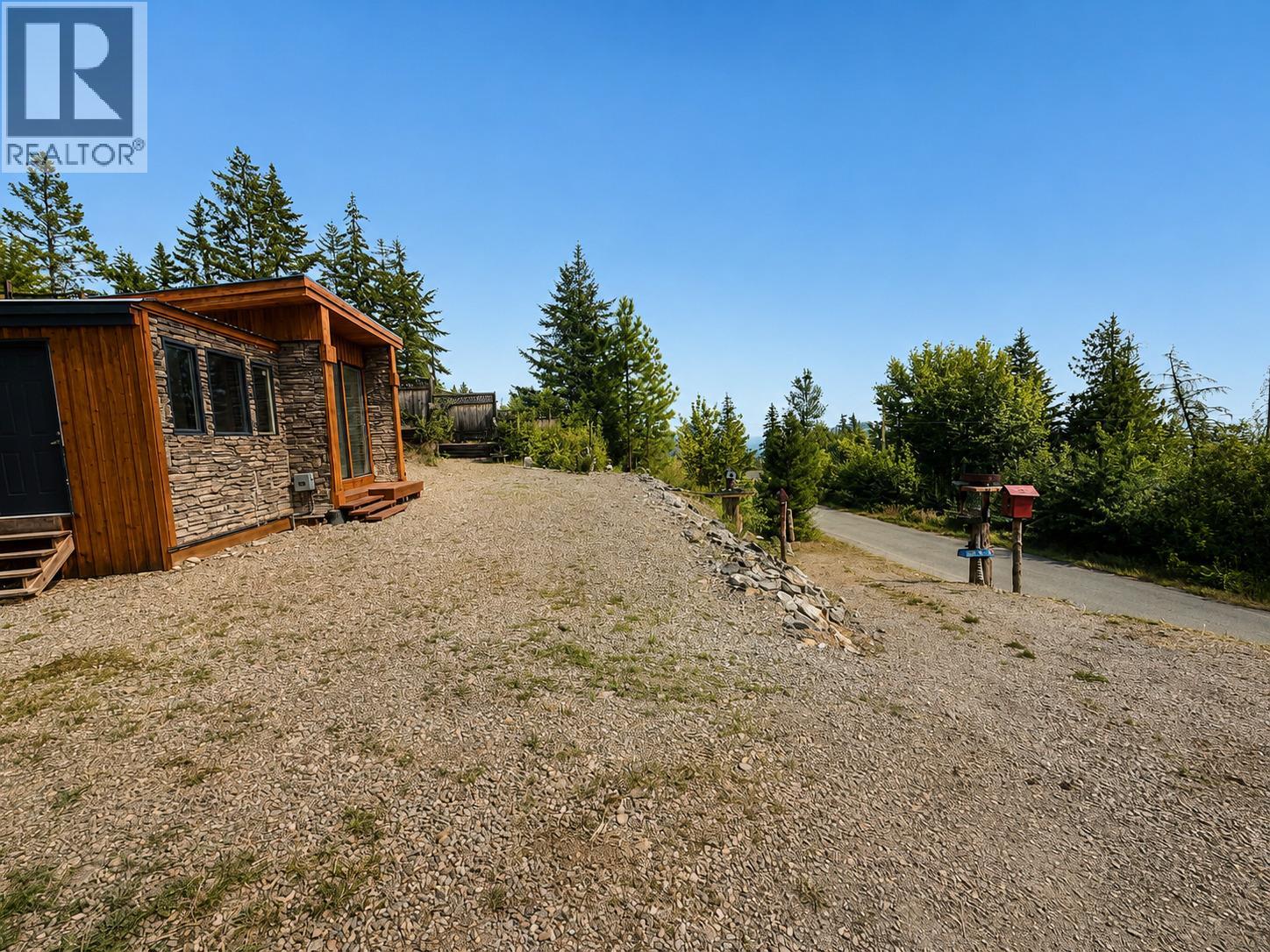 1278 Lee Creek Drive, Lee Creek, British Columbia  V0E 1M4 - Photo 3 - 10397842
