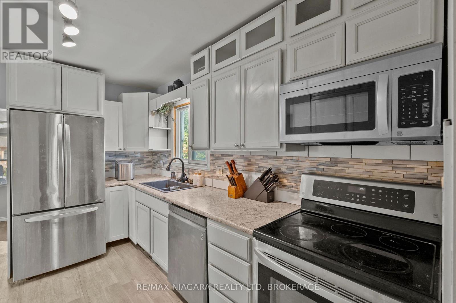 6293 Bellevue Street, Niagara Falls, Ontario  L2E 1Y9 - Photo 10 - X13688464