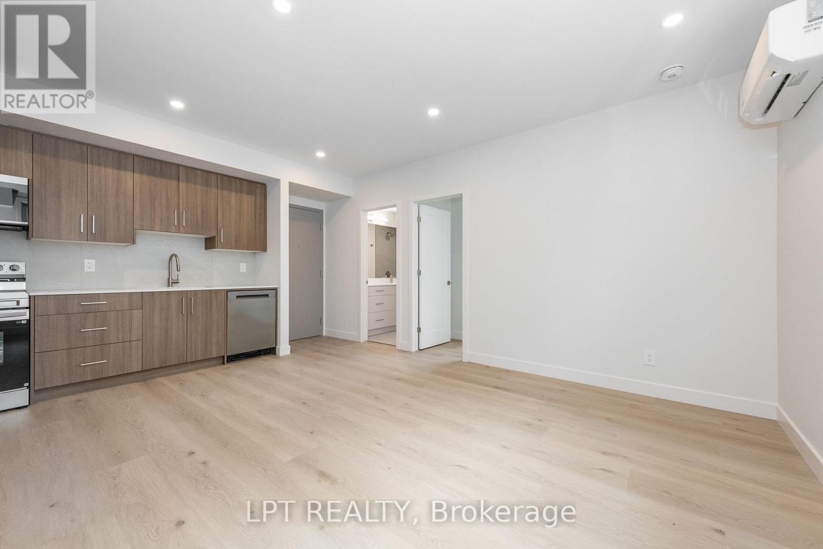 1 - 249 Columbus Avenue, Ottawa, Ontario K1K 1P5 - Photo 2 - X13688518