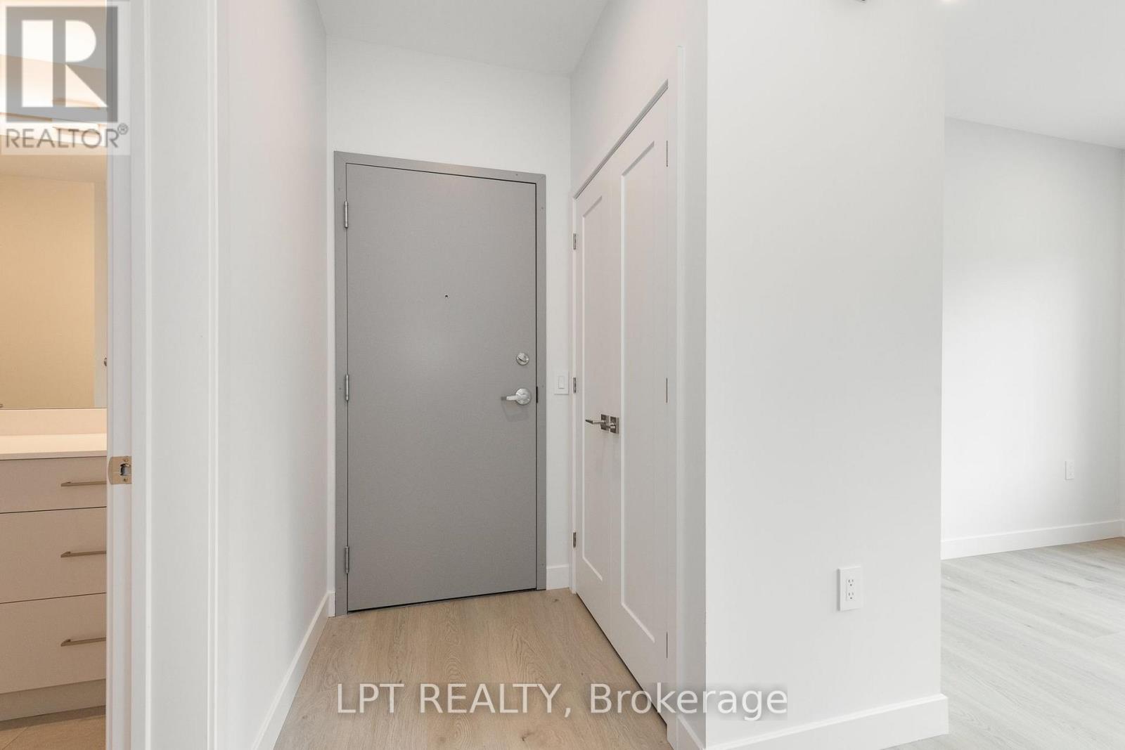 3 - 249 Columbus Avenue, Ottawa, Ontario K1K 1P5 - Photo 2 - X13688522