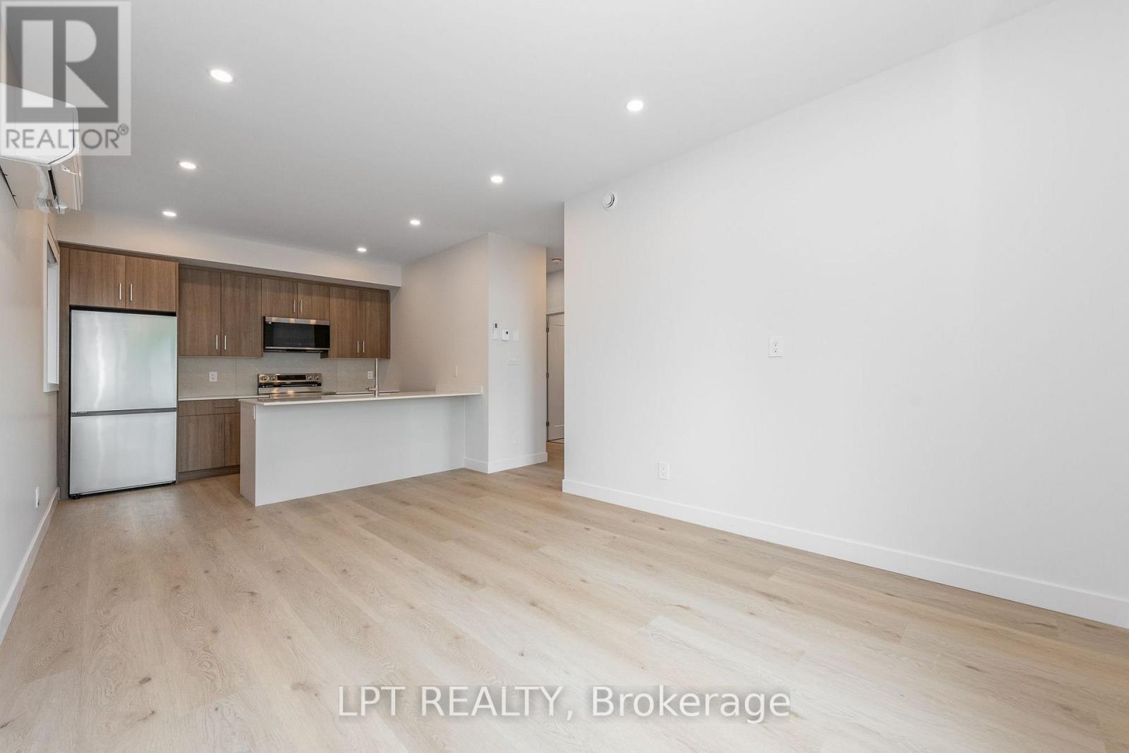 4 - 249 Columbus Avenue, Ottawa, Ontario K1K 1P5 - Photo 3 - X13688532