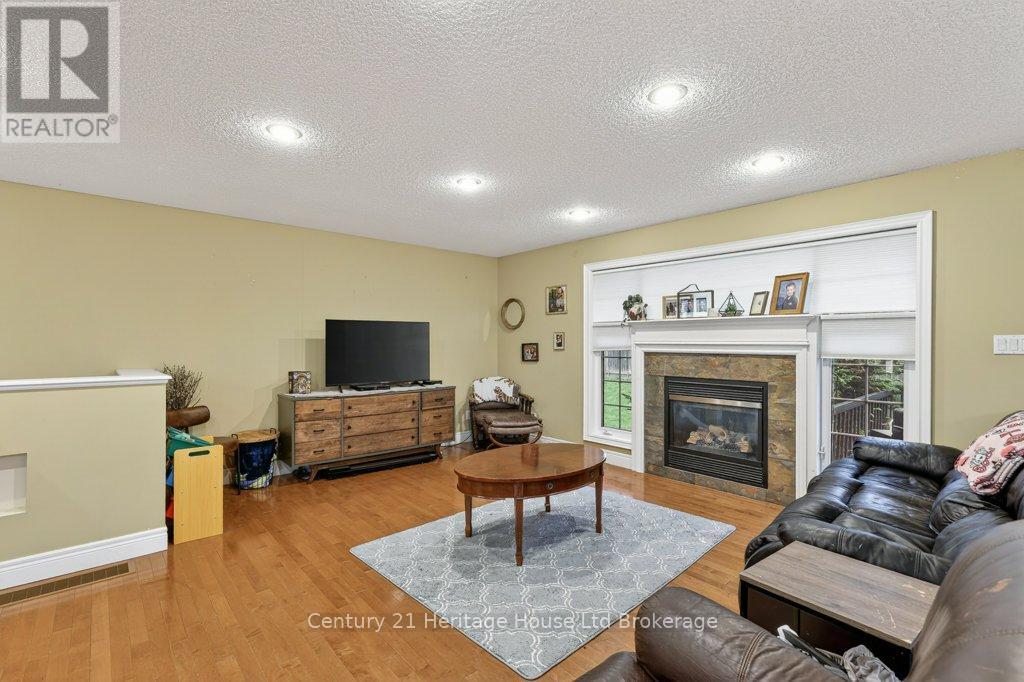 57 Wendy Calder Place, Woodstock, Ontario N4T 1T4 - Photo 12 - X13688462